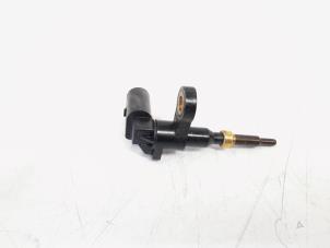 Engine temperature sensor from a Volkswagen Tiguan (AD1) 2.0 TDI 16V BlueMotion Technology SCR 2017
