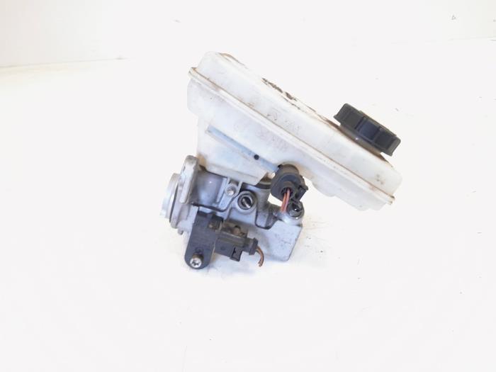 Gebrauchte Hauptbremszylinder Volkswagen Up! (121) 1.0 12V 75 Preis € 9,00 Margenregelung angeboten von GEJO Revisie & Onderdelen BV