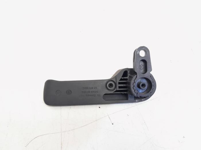 Hood lever from a Volkswagen Up! (121) 1.0 12V 75 2012