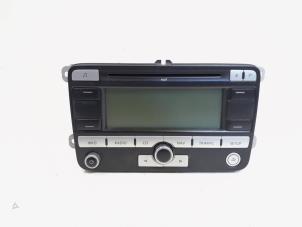 Used Radio CD player Volkswagen Golf V (1K1) 1.4 TSI 122 16V Price € 49,00 Margin scheme offered by GEJO Revisie & Onderdelen BV