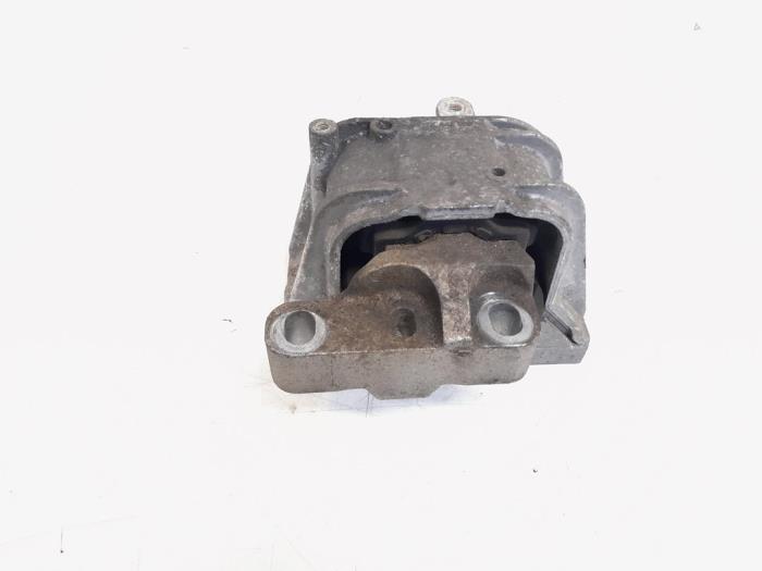 Used Engine mount Volkswagen Golf V (1K1) 1.4 TSI 122 16V Price € 12,00 Margin scheme offered by GEJO Revisie & Onderdelen BV