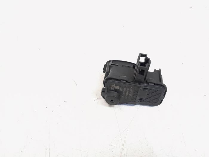 Fuel tank cap lock