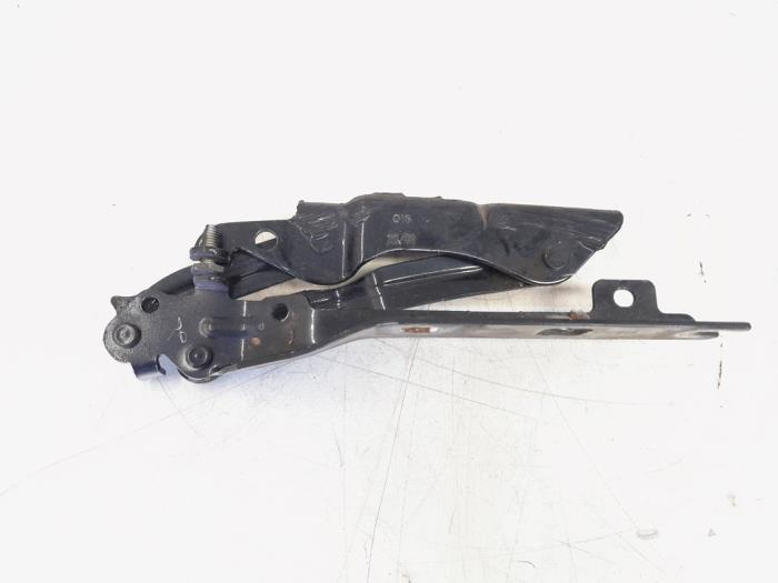 Hood hinges