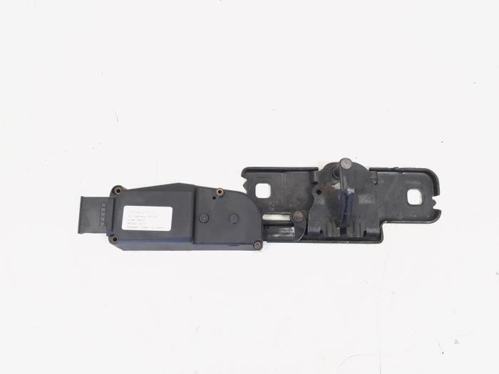 Tailgate lift motor