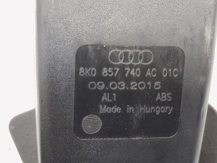 Attache ceinture arrière droite d'un Audi A4 Avant (B8) 3.0 TDI 245 V6 24V Quattro 2015