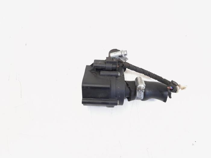 Begagnade Extra vattenpump Audi A4 Avant (B8) 3.0 TDI 245 V6 24V Quattro Pris € 19,00 Marginaltabell erbjuds av GEJO Revisie & Onderdelen BV