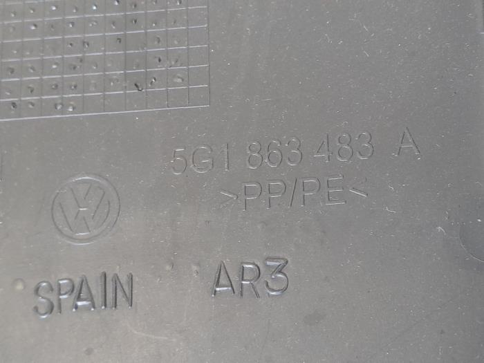 Protection montant A gauche d'un Volkswagen Golf VII (AUA) e-Golf 2018