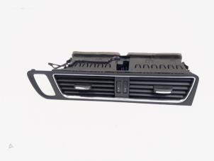 Używane Kratka wentylacyjna deski rozdzielczej Audi Q5 (8RB) 2.0 TFSI 16V Quattro Cena € 85,00 Procedura marży oferowane przez GEJO Revisie & Onderdelen BV