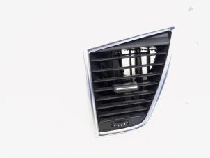 Used Dashboard vent Audi Q5 (8RB) 2.0 TFSI 16V Quattro Price € 24,00 Margin scheme offered by GEJO Revisie & Onderdelen BV