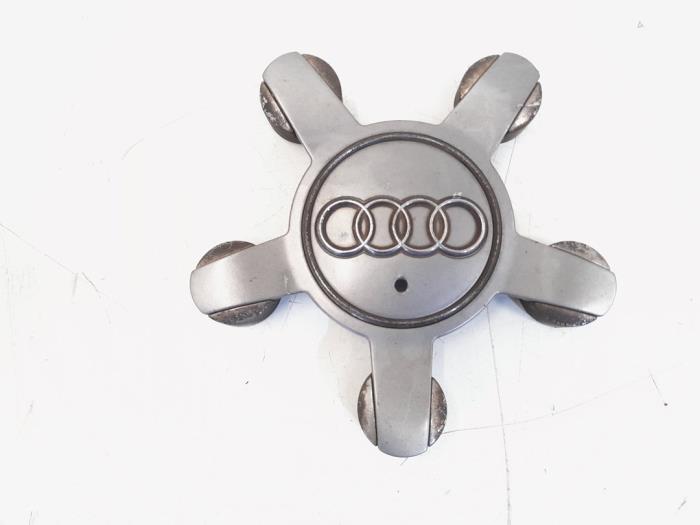 Używane Kolpak Audi Q5 (8RB) 2.0 TFSI 16V Quattro Cena € 8,95 Procedura marży oferowane przez GEJO Revisie & Onderdelen BV