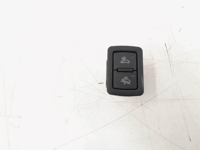 Używane Przelacznik (rózne) Audi Q5 (8RB) 2.0 TFSI 16V Quattro Cena € 5,00 Procedura marży oferowane przez GEJO Revisie & Onderdelen BV