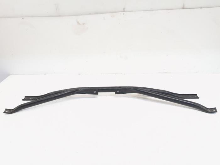 Front part support from a Audi Q5 (8RB) 2.0 TFSI 16V Quattro 2008