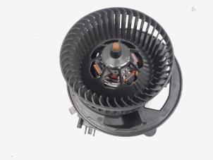 Usados Motor de ventilador de calefactor Audi A3 Limousine (8VS/8VM) 1.0 TFSI 12V Precio € 34,00 Norma de margen ofrecido por GEJO Revisie & Onderdelen BV