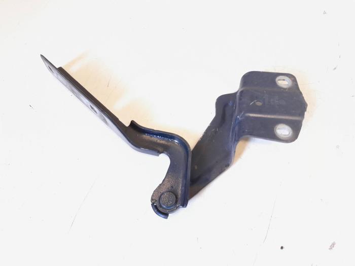 Hood hinges