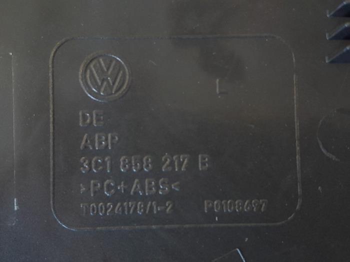 Dashboard part from a Volkswagen Passat CC (357) 1.8 TSI 16V 2010