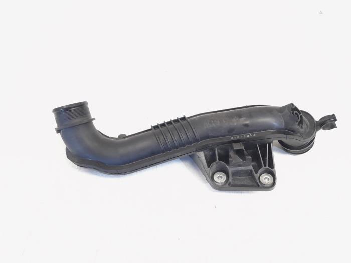Usagé Tube intercooler Audi A4 Avant (B8) 2.0 TDI 16V Prix € 9,00 Règlement à la marge proposé par GEJO Revisie & Onderdelen BV