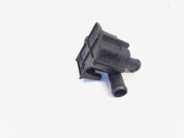 Begagnade Extra vattenpump Audi A4 Avant (B8) 2.0 TDI 16V Pris € 24,00 Marginaltabell erbjuds av GEJO Revisie & Onderdelen BV