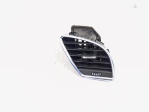 Usados Rejilla de aire de salpicadero Audi A4 Avant (B8) 2.0 TFSI 16V Quattro Precio € 12,95 Norma de margen ofrecido por GEJO Revisie & Onderdelen BV