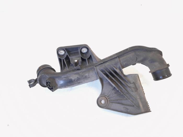 Usagé Tube intercooler Audi A4 Avant (B8) 2.0 TFSI 16V Quattro Prix € 12,00 Règlement à la marge proposé par GEJO Revisie & Onderdelen BV