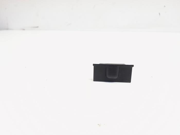 Begagnade Ljussensor Audi A4 Avant (B8) 2.0 TFSI 16V Quattro Pris € 9,00 Marginaltabell erbjuds av GEJO Revisie & Onderdelen BV