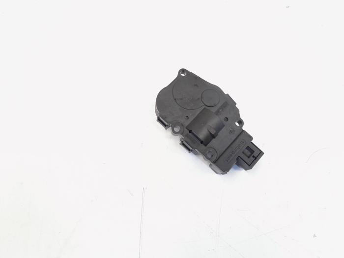Begagnade Värmarventil, motor Audi A4 Avant (B8) 2.0 TFSI 16V Quattro Pris € 7,00 Marginaltabell erbjuds av GEJO Revisie & Onderdelen BV