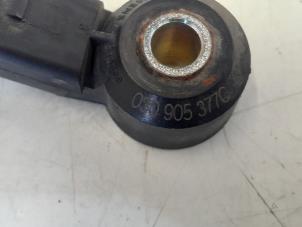 Klopfsensor van een Volkswagen Golf VI Variant (AJ5/1KA) 1.4 TSI 122 16V 2010