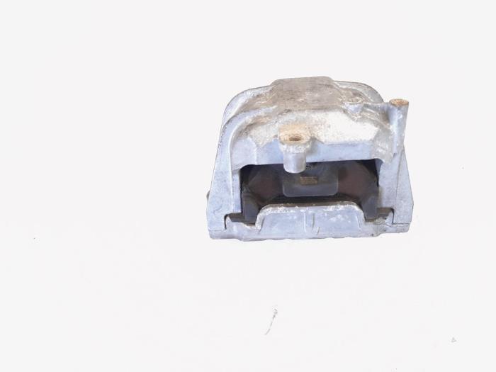Used Engine mount Volkswagen Golf VI Variant (AJ5/1KA) 1.4 TSI 122 16V Price € 12,00 Margin scheme offered by GEJO Revisie & Onderdelen BV