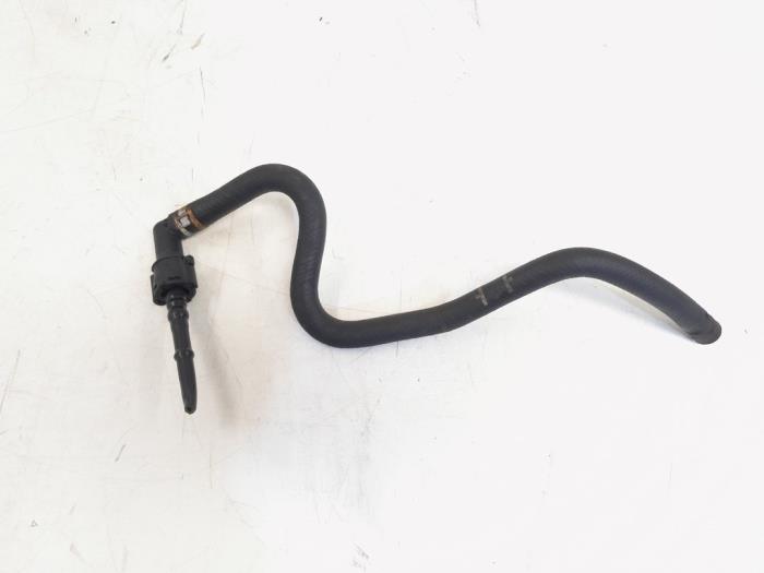 Usagé Conduit de carburant Volkswagen Up! (121) 1.0 12V 75 Prix € 14,00 Règlement à la marge proposé par GEJO Revisie & Onderdelen BV