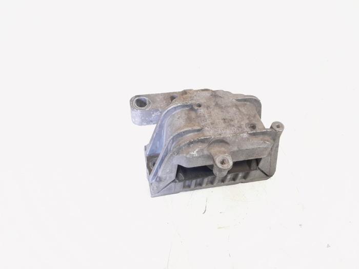 Used Engine mount Volkswagen Passat CC (357) 1.8 TSI 16V Price € 9,00 Margin scheme offered by GEJO Revisie & Onderdelen BV
