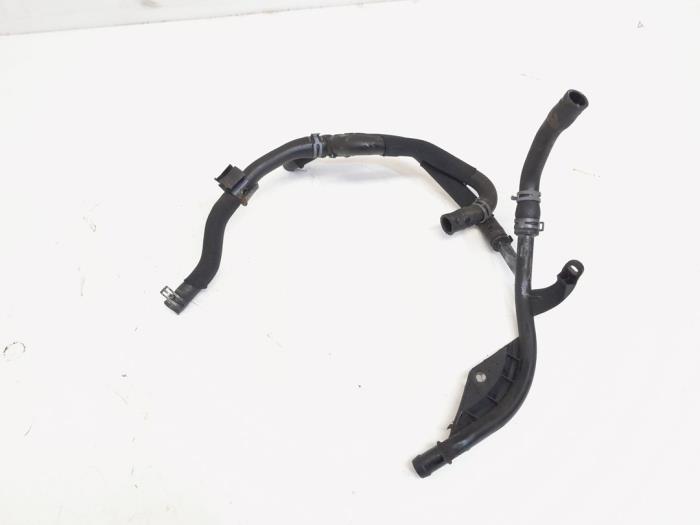 Gebrauchte Wasserschlauch Anschluss Audi A1 (8X1/8XK) 1.2 TFSI Preis € 13,00 Margenregelung angeboten von GEJO Revisie & Onderdelen BV