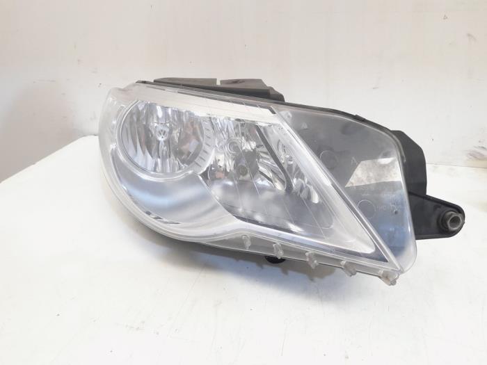 Używane Reflektor prawy Volkswagen Passat CC (357) 1.8 TSI 16V Cena € 85,00 Procedura marży oferowane przez GEJO Revisie & Onderdelen BV