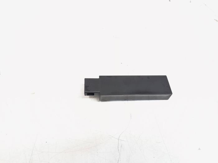 Używane Keyless Entry-Antena Volkswagen Passat CC (357) 1.8 TSI 16V Cena € 9,00 Procedura marży oferowane przez GEJO Revisie & Onderdelen BV