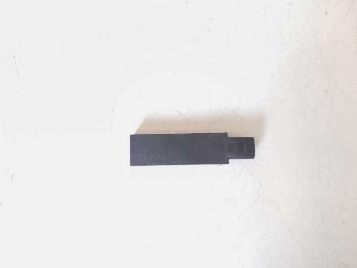 Używane Keyless Entry-Antena Volkswagen Passat CC (357) 1.8 TSI 16V Cena € 9,00 Procedura marży oferowane przez GEJO Revisie & Onderdelen BV