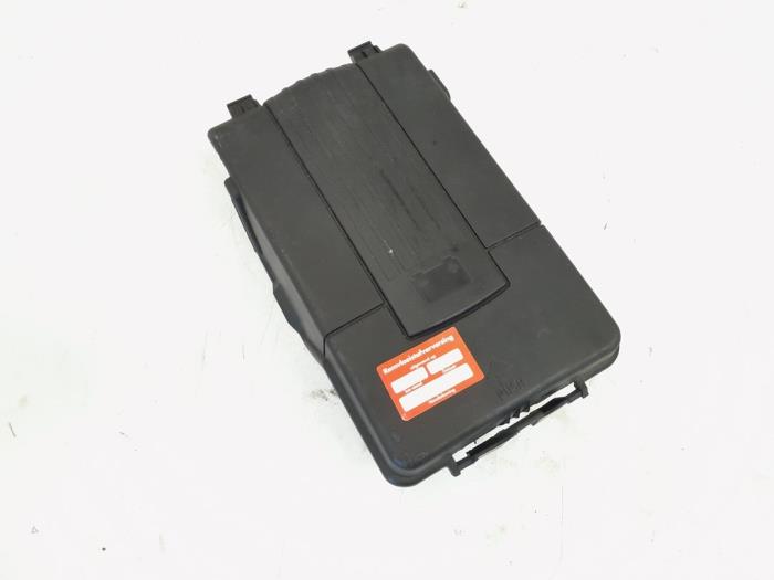 Begagnade Batterilock Volkswagen Passat CC (357) 1.8 TSI 16V Pris € 9,00 Marginaltabell erbjuds av GEJO Revisie & Onderdelen BV