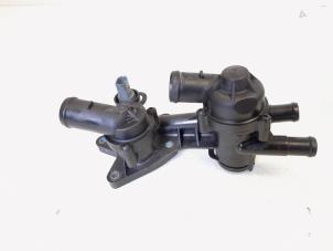Gebrauchte Thermostatgehäuse Volkswagen Golf Plus (5M1/1KP) 1.4 TSI 122 16V Preis € 10,00 Margenregelung angeboten von GEJO Revisie & Onderdelen BV