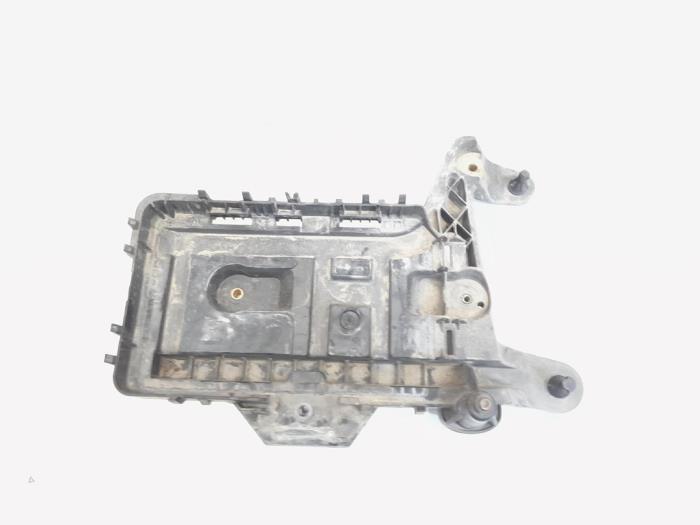 Battery tray