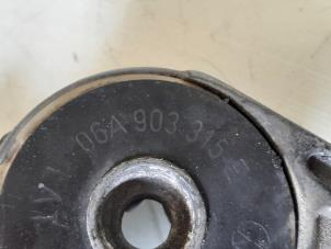 Spanrolle multiriem van een Audi TT (8N3) 1.8 20V Turbo 2002