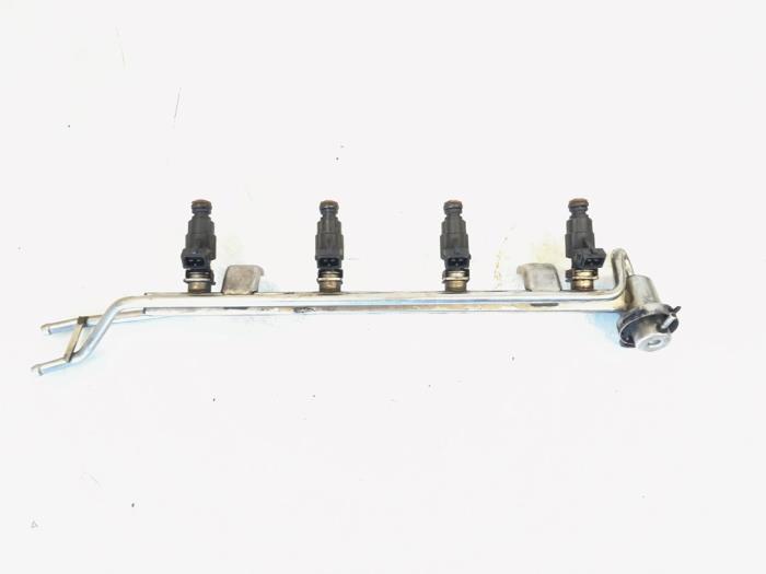 Gebrauchte Kraftstoffverteiler Audi TT (8N3) 1.8 20V Turbo Preis € 140,00 Margenregelung angeboten von GEJO Revisie & Onderdelen BV