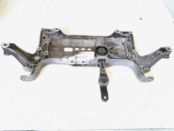 Used Subframe Volkswagen Passat Variant (3C5) 2.0 TDI 140 Price € 60,00 Margin scheme offered by GEJO Revisie & Onderdelen BV