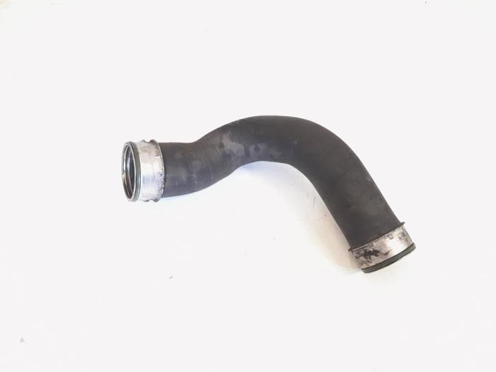 Gebrauchte Intercooler Schlauch Volkswagen Transporter T5 2.5 TDi Preis € 14,00 Margenregelung angeboten von GEJO Revisie & Onderdelen BV