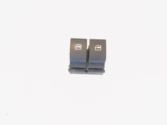 Usados Interruptor combinado de ventanillas Volkswagen Golf V (1K1) 1.4 TSI 122 16V Precio € 4,00 Norma de margen ofrecido por GEJO Revisie & Onderdelen BV
