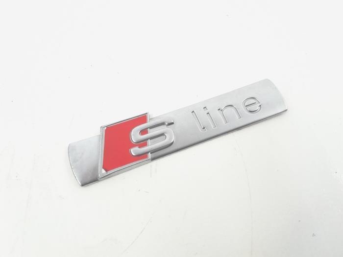Używane Emblemat Audi A5 (8T3) 2.0 TFSI 16V Quattro Cena € 5,00 Procedura marży oferowane przez GEJO Revisie & Onderdelen BV