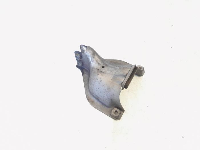 Engine mount bracket
