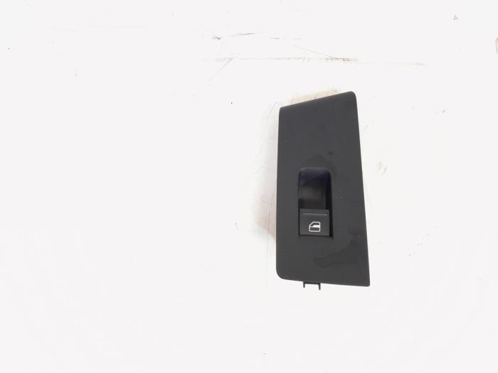 Usados Interruptor de ventanilla eléctrica Volkswagen Passat Variant (365) 1.4 TSI 16V Precio € 3,00 Norma de margen ofrecido por GEJO Revisie & Onderdelen BV