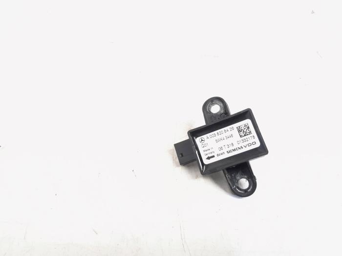 Begagnade Airbagsensor Mercedes ML II (164/4JG) 3.0 ML-320 CDI 4-Matic V6 24V Pris € 14,00 Marginaltabell erbjuds av GEJO Revisie & Onderdelen BV