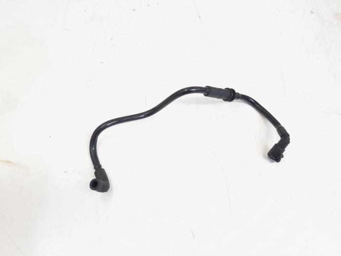 Usagé Conduit (divers) Mercedes A (W176) 1.6 A-200 16V Prix € 5,00 Règlement à la marge proposé par GEJO Revisie & Onderdelen BV