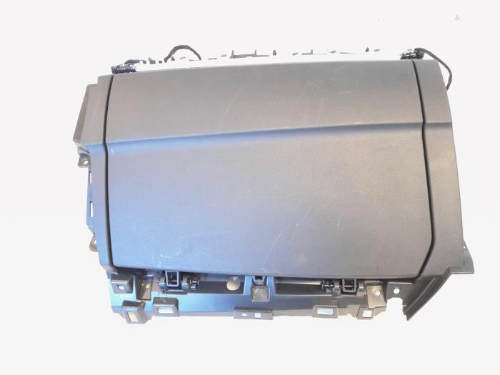 Begagnade Handskfack Lynk &amp; Co 01 1.5 PHEV Pris € 29,00 Marginaltabell erbjuds av GEJO Revisie & Onderdelen BV
