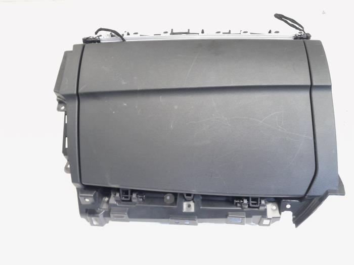 Begagnade Handskfack Lynk &amp; Co 01 1.5 PHEV Pris € 29,00 Marginaltabell erbjuds av GEJO Revisie & Onderdelen BV