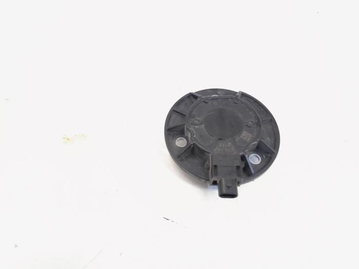 Begagnade Kamaxelsensor Volkswagen Golf VII (AUA) 2.0 R 4Motion 16V Pris € 24,00 Marginaltabell erbjuds av GEJO Revisie & Onderdelen BV