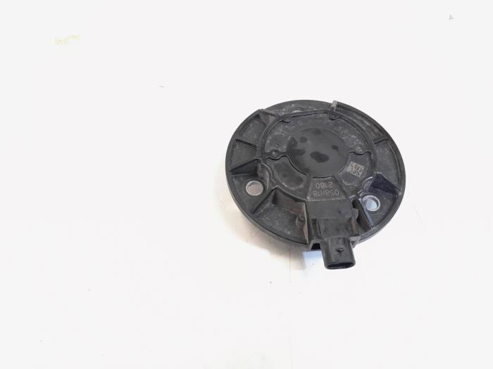 Begagnade Kamaxelsensor Volkswagen Golf VII (AUA) 2.0 R 4Motion 16V Pris € 24,00 Marginaltabell erbjuds av GEJO Revisie & Onderdelen BV